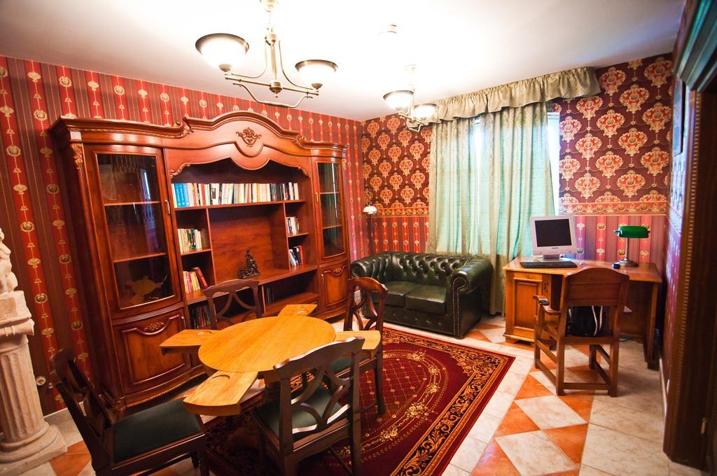Hotel Mazurski Dworek Mikołajki エクステリア 写真